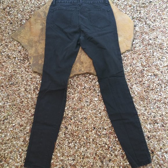 Kim Kardashian Curvy Skinny Black Jeans 8 - Picture 6 of 8